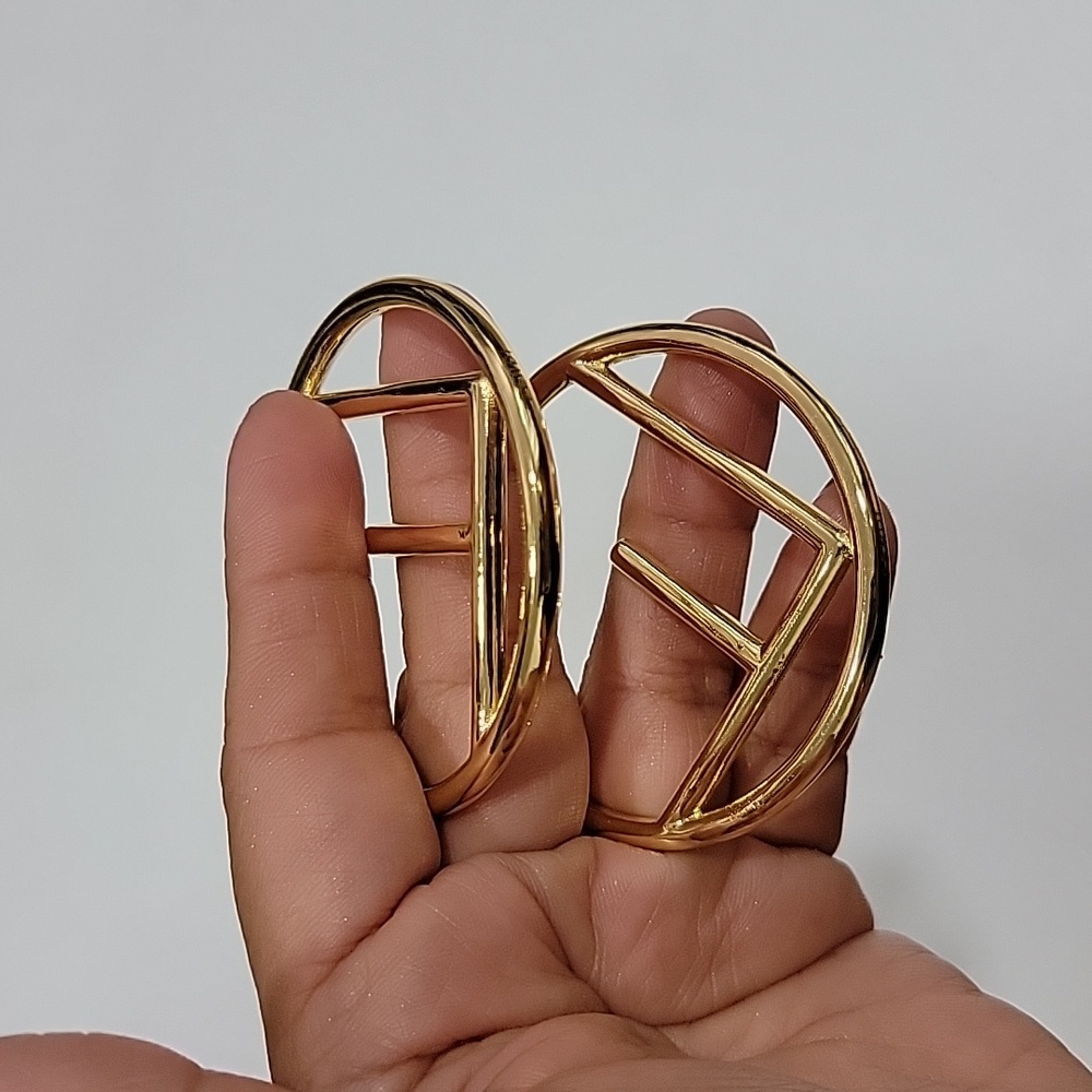 Large Fendi Hoop earrings - Picture 6 of 10
